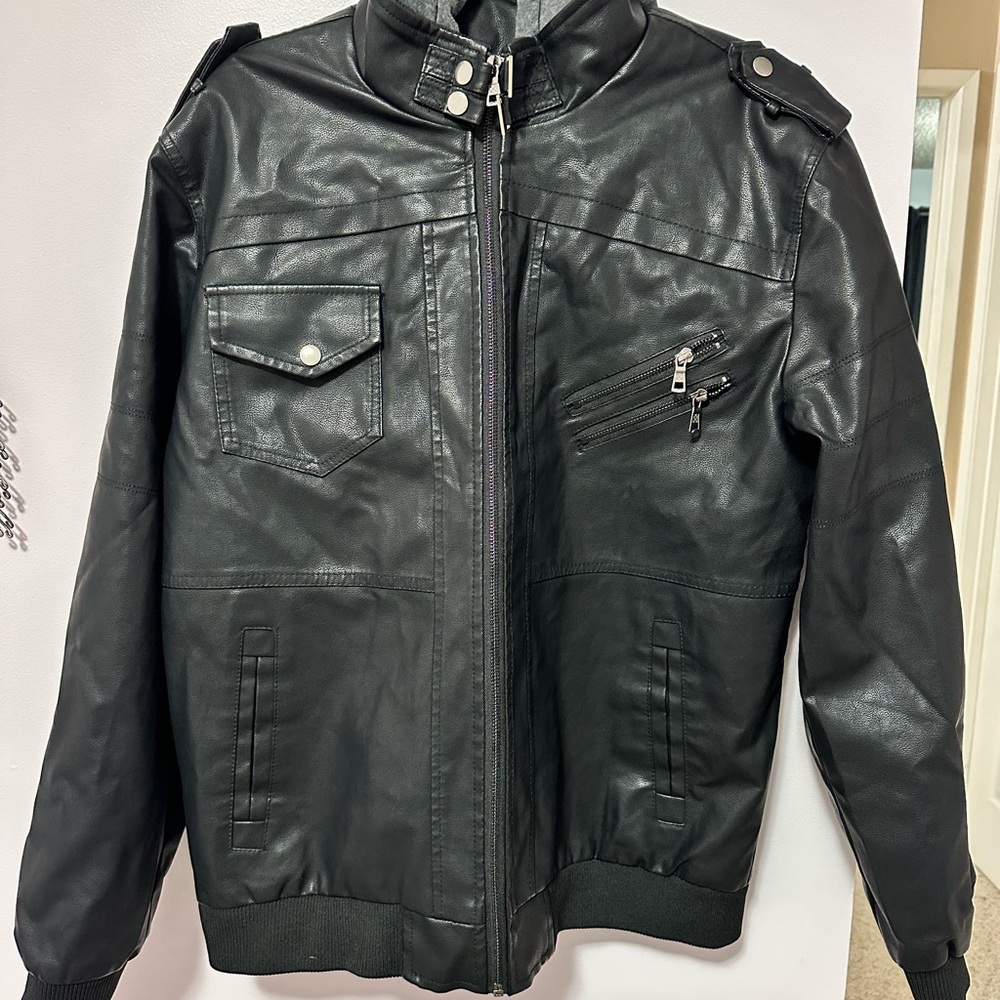 Men’s black jacket with hood